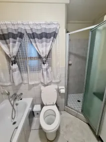 Entire 2 bed apartment @Menlyn Maine. - Image 4