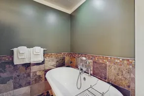 Renovated 3 Bedroom Eastsound Home with Hot Tub Fire Pit and Stunning Sound Views - Image 5