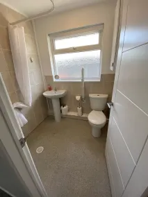 Luksus på et niveau, fuldt renoveret, splinternyt! - Image 2