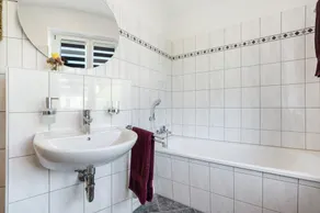Appartamento 'Ruhige Maisonettewohnung Kaßberg' con balcone e Wi-Fi - Image 5