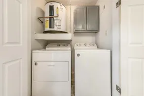 ATX  2-bedroom townhome - Image 2