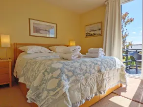 6 Avocet Quay -  a lodge/cabin that sleeps 4 guests  in 2 bedrooms - Image 3