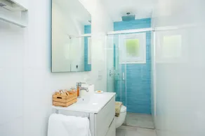 Near the beach and with a communal pool – Casa Can Sureda Mas - Image 4