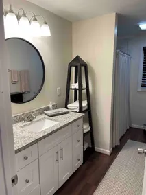 Blue Bungalow-Downtown Acworth - Image 3