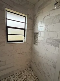 2/2 Private furnished remodeled canalfront - Image 3
