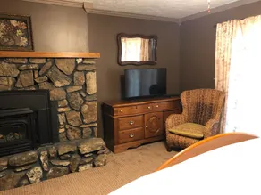 Effie's -  An inviting home with lovely views of Table Rock Lake - Image 3
