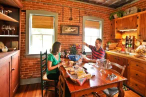 Charming 3 Bedroom 2 Bath Home in Historic Downtown Hermann, Mo. - Image 2