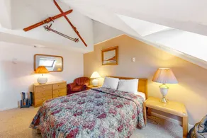 5th-floor mountain-view condo, easy access to the slopes free shuttle or walk - Image 3