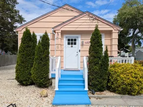 Pet-Friendly Beach Cottage with Pool on Quiet, Dead-End Street - Image 5