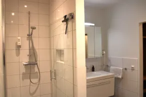 Große Ferienwohnung für bis zu 10 Personen mit 3 Slafzimmer, Garten und Sauna - Image 3