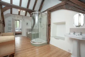 Beautiful apartment within Grade 1 listed Manor House - Image 3