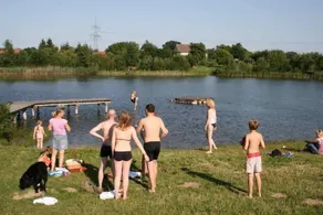 Casa moderna para discernir o certo no lago em Mecklenburg idílio - Image 2