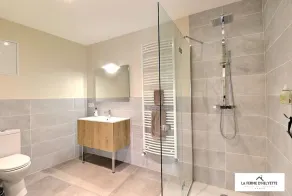 Vacation home with swimming pool and exceptional view of the Rhône valley - Image 4