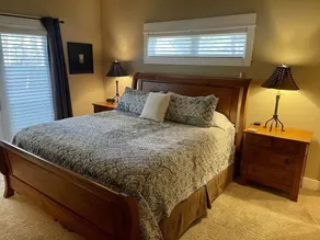Private Retreat at River Wild in Mt Bachelor Village, Private HotTub, A/C, WiFi - Image 5