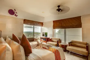TG 5 Bedroom Villa Panoramic Bay View - Image 3