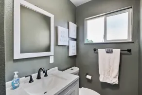 Big family friendly space, 3 bedrooms near beaches! - Image 3