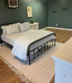 Deerfield Diary Guest Suite - Image 4