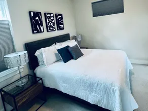 Newer home in ideal location to explore Austin - Image 5