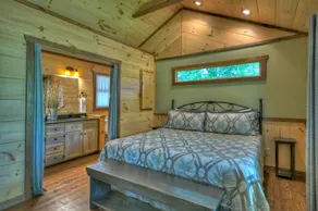 Laurel Escape LLC- Romantic Luxury Cabin: Perfect for 2! PROMOTION 10%-15% OFF!! - Image 5