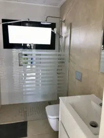 Storslået moderne villa med privat opvarmet jacuzzi pool med udsigt over bjergene - Image 3