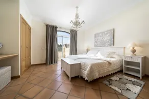 Semi-detached house, 500m from the lake in Quinta do Lago, perfect for your vacation - Image 5