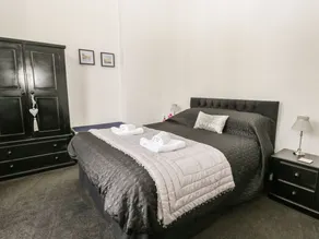 Esplanade Gardens, Apartment 1 - Image 5