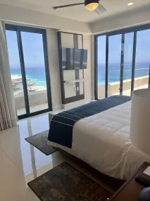 Spectacular 3 Bedroom OceanFront PH Condo with terrace and panoramic ocean views - Image 5