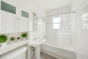 Spacious 3BR Luxe Escape near NYC - Image 2
