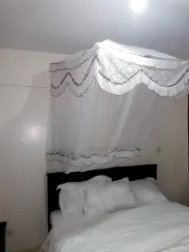 Apartment Sleeps 6 with Free Parking - Image 2