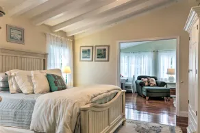 Near Craigville Beach & Main St! Sunny Cottage - Image 5