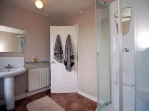 3 Schlafzimmer Unterkunft in Aberaeron - Image 4