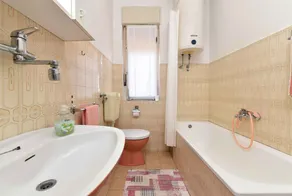 Holiday apartment mit Terrasse - Image 3