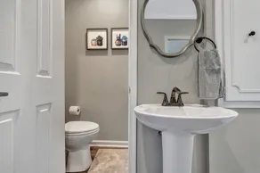 Beautiful Renovated Lake Cottage in SW County and only minutes from Downtown! - Image 5