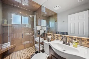 2 Resort-Style Coastal Homes: Family Friendly | Lrg Yard | BBQ | Close to Beach! - Image 2