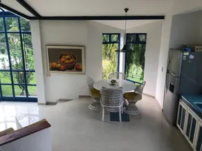 Hermosa finca, con dos casas gemelas, espacios al aire libre - Image 3
