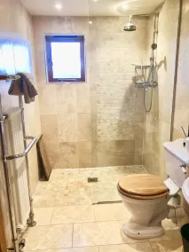 Suffolk getaway with hot tub - Image 3