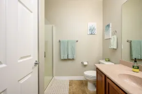 Location, Luxury Amenities, Walk to everything! - Image 3