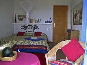 Unique authentic finca with pool and wide views of the sea and mountains - Image 4