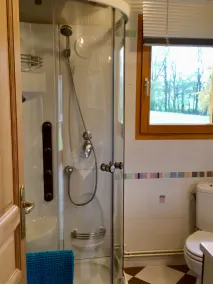 Chalet de charme et ses 3 étangs : idéal pour se retrouver en famille ou amis - Image 3