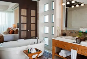 EASTER WEEK 2 Bdrm CONFIRMED!  GRAND LUXXE 1-4 Bedroom Suites..Villas. Residence - Image 2