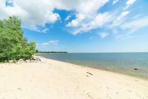 🏖 Sandy Hook: 2 Queens, Pet Friendly, One Min to Beach, Ice Fishing and Snaks - Image 5