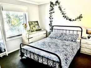 Light & Breezy Family Home only 10min walk to glorious beaches! - Image 5
