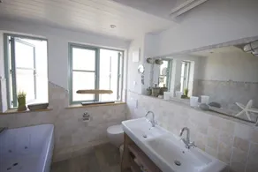 Strandhaus-Fehmarn, Backbord, Meerblick und Strand vor der Tür - Image 4