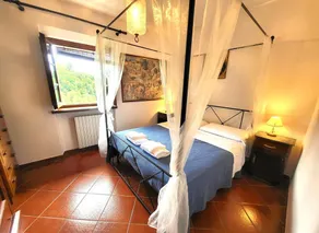 Propriété magnifiquement situé au calme et avec une grande piscine privée - Image 3