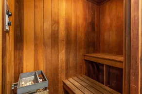 Golden Oasis in Clearwater, 3 Heated Pools, 13 Minutes from the Beach! 🏝️ - Image 2