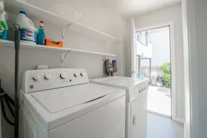 LuxoStays l! ! Lovely 2BR #SFO #Train #Laundry - Image 2