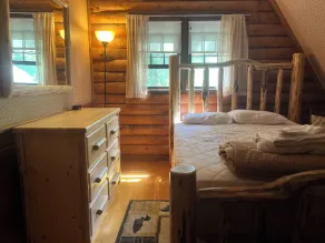 Authentische ME 4 BR Blockhütte auf flachem Land, Sandstrand, Little Sebago Waterfront - Image 4