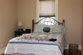 Historic 5 Bedroom Farmhouse in Wine Country - Image 4