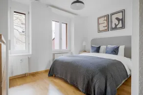 Upscale Gundelingen 4 Room w/ W/D & Storage, nr Train Station, by Blueground - Image 3
