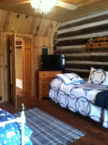 Privat bjælkeplads ved søen - Image 4